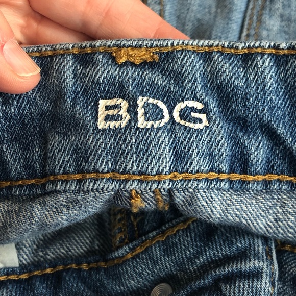 ⭐️ BDG Urban Outfitters High Rise Dree Cheeky Jean Denim Shorts Size 25 - Picture 5 of 9